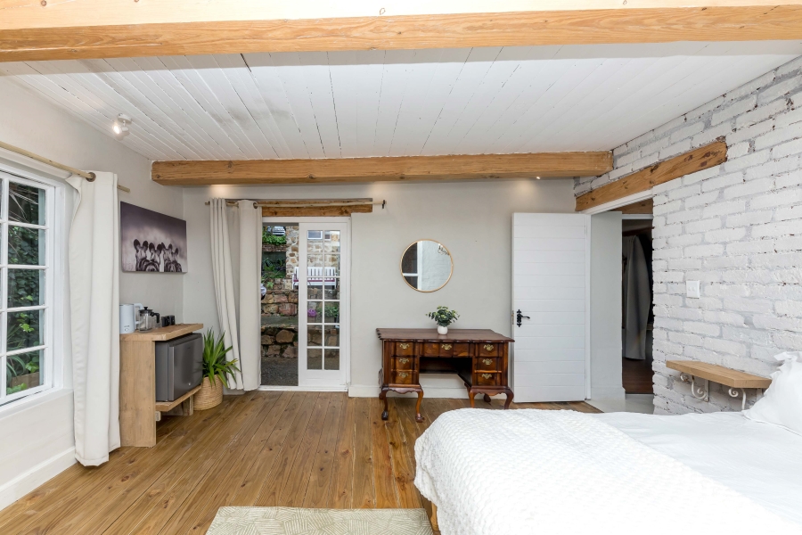 To Let 4 Bedroom Property for Rent in Overkloof Western Cape
